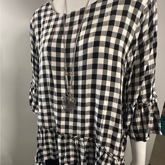 Karen Kane Gingham 3/4 Sleeve Ruffle Blouse XL in EUC - Picture 2 of 9